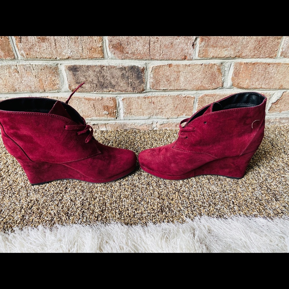 Gently used wedges. Great buy - Picture 3 of 3